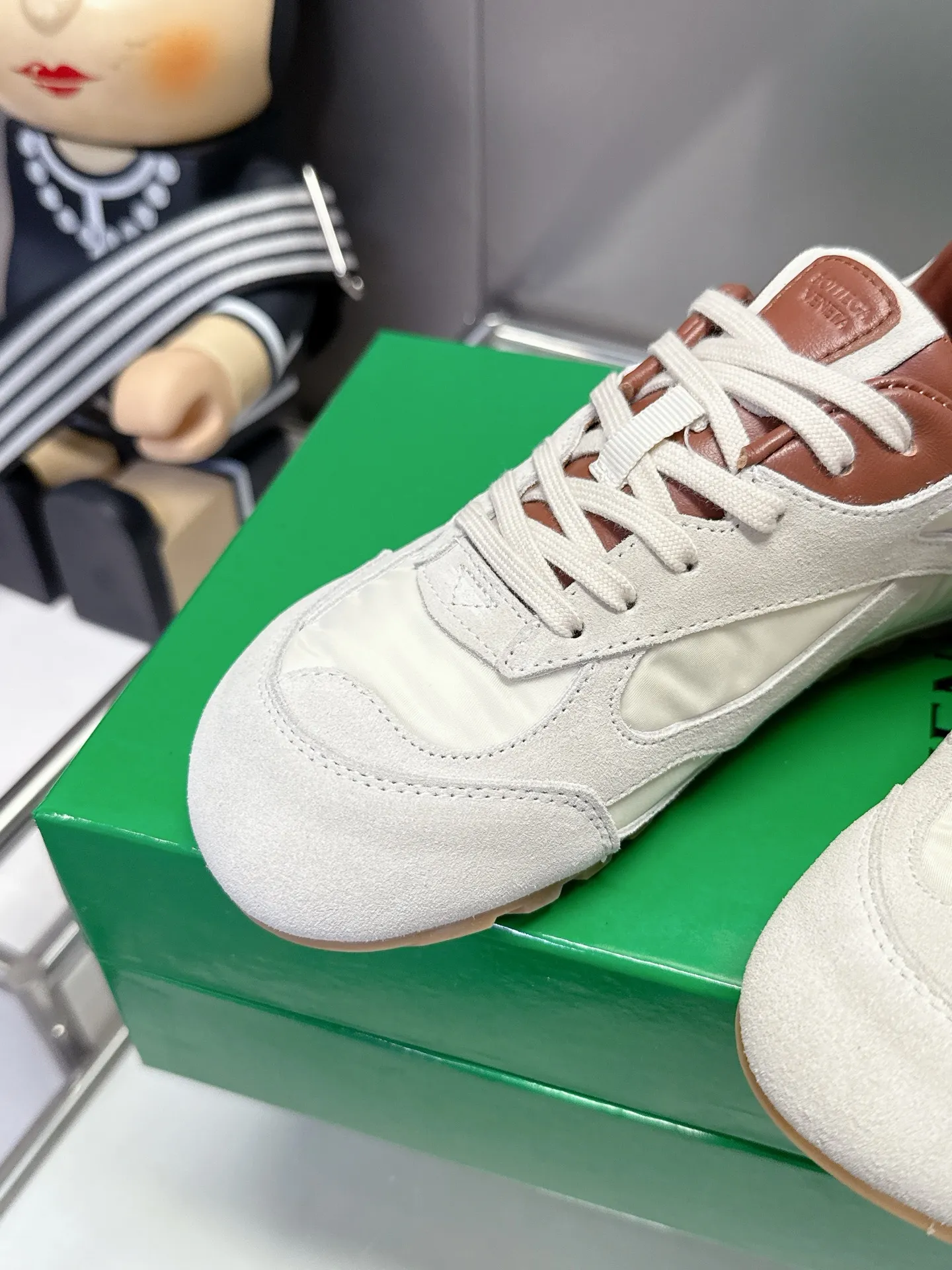 👟👟Ex-factory price 500👟👟 Bottega Veneta｜BV Bottega Veneta 25ss new Forrest shoes Dexun sneakers Sneaker technology nylon and suede, inspired by retro sneakers, a new interpretation of classic sneakers, lightweight, comfortable and breathable summer essentials The sole uses a classic woven texture, which is very recognizable, and is spliced with nylon suede, giving it a full texture!   Size: #Female 35-40 (41 made to order, non-refundable)